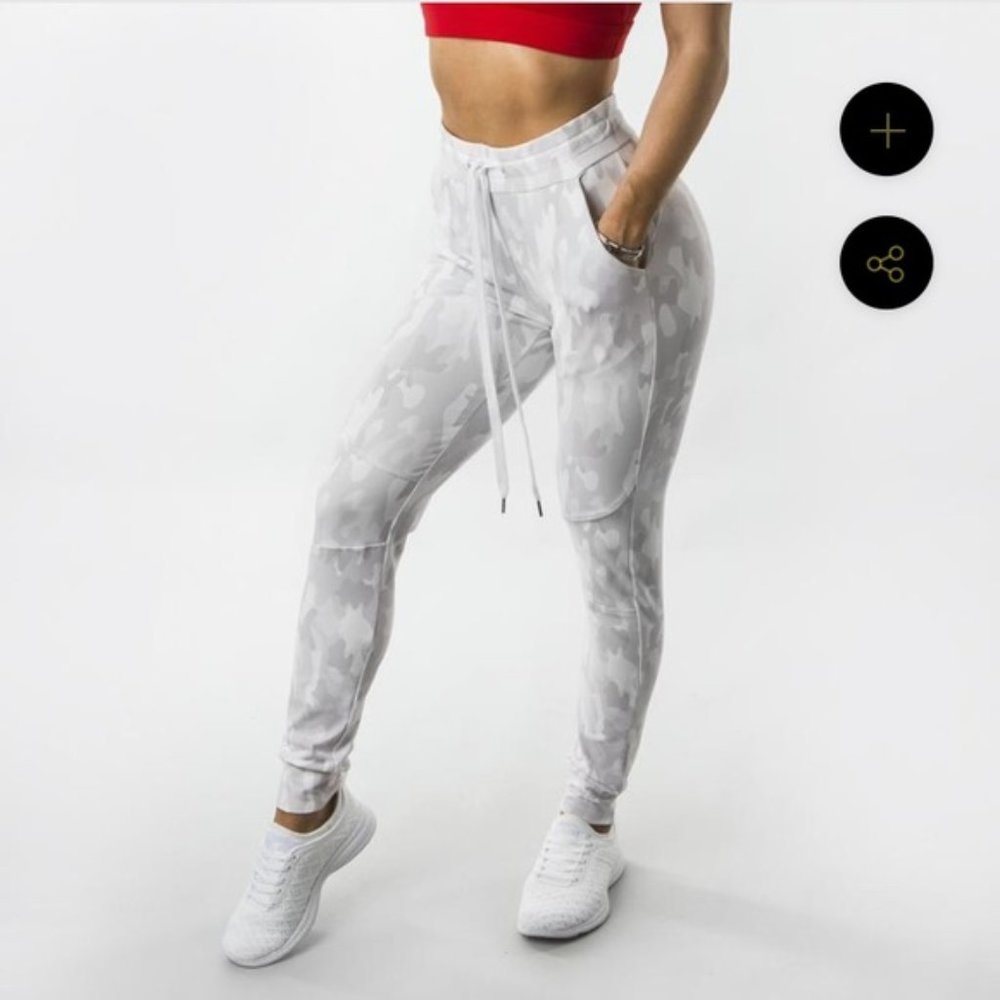 ISO - BuffBunny Jasmine Joggers White Camo